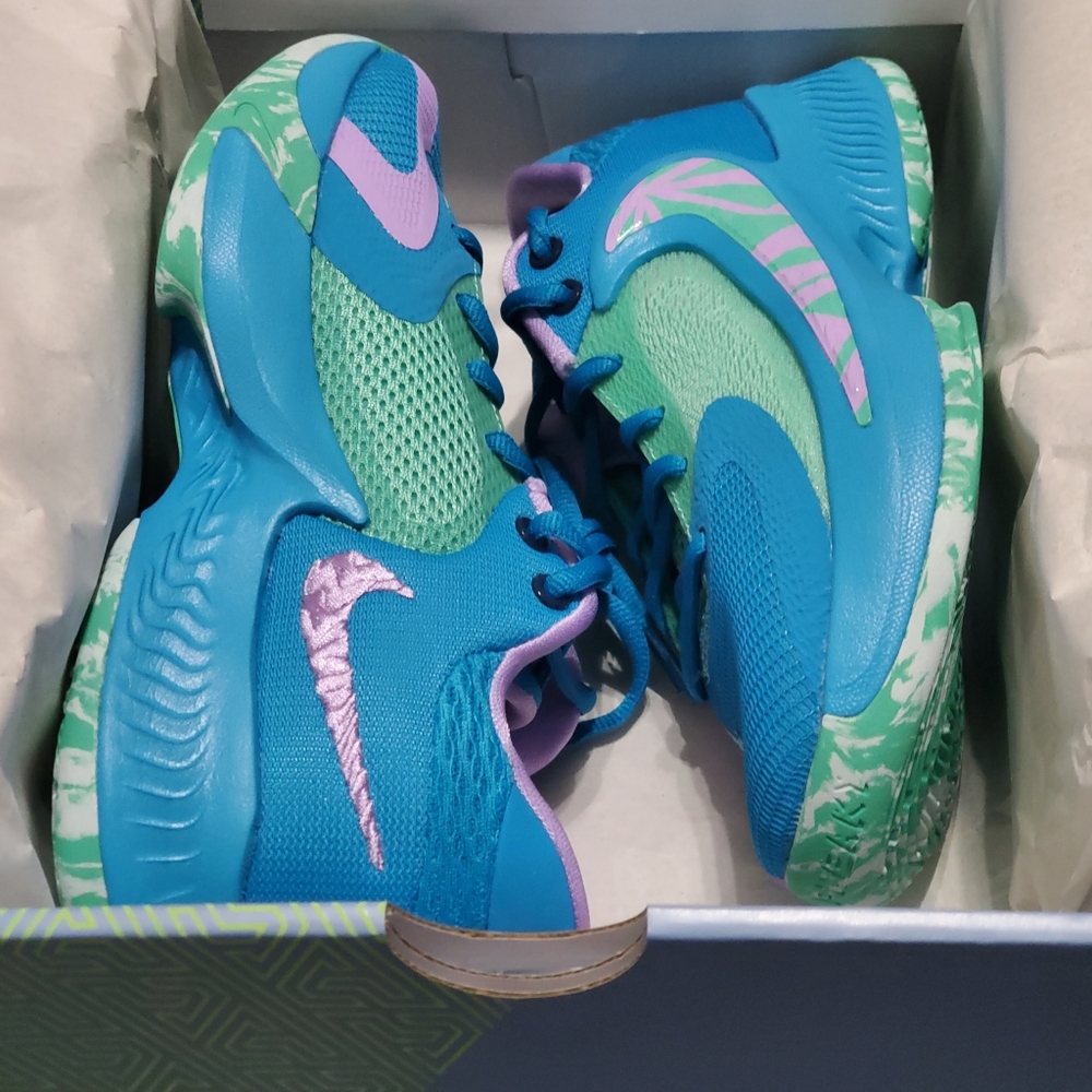 NIKE Zoom Freak 4 GS - BIRTHSTONE - Picture 2 of 9